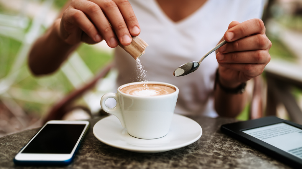 3 étapes faciles qui vous aideront à briser votre habitude de café et de thé sucré