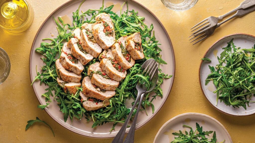 Ce poulet farci méditerranéen a l'air impressionnant, mais c'est la recette la plus simple de tous les temps