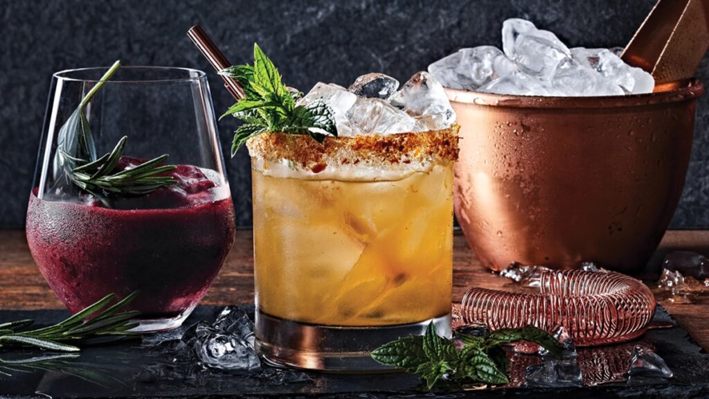 Cette margarita au curcuma anti-inflammatoire et riche en antioxydants est un cocktail d’hiver incontournable Cette margarita au curcuma anti-inflammatoire et riche en antioxydants est un cocktail d'hiver incontournable