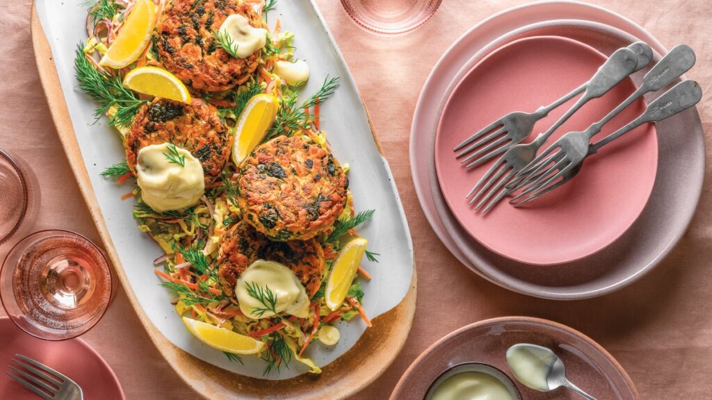 Gagnez du temps et préparez ces savoureux gâteaux au saumon citronné et aux épinards dès aujourd'hui