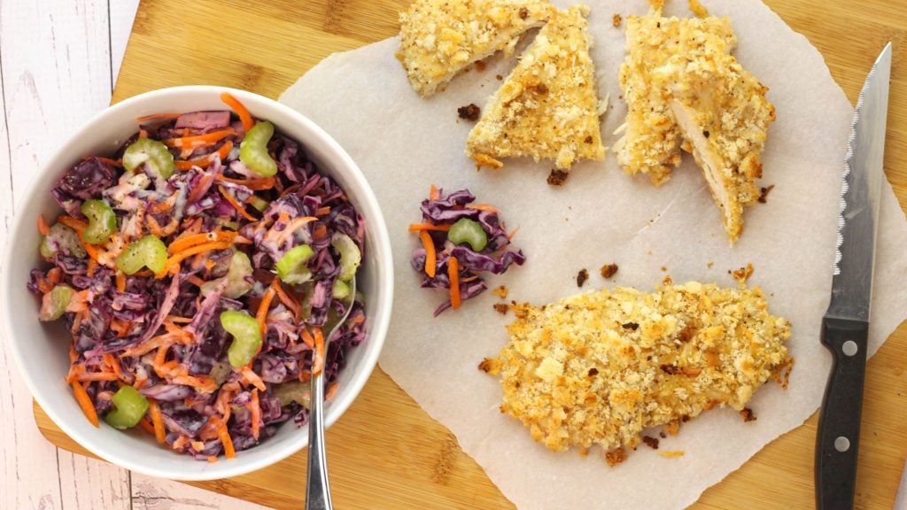 Poulet non frit et salade de chou