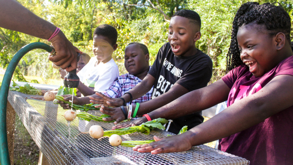 C'est la saison des dons - Pourquoi nous nous associons à Jones Valley Teaching Farm