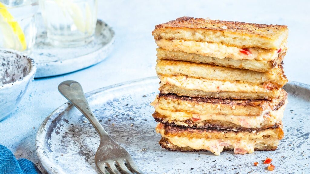 Sandwichs au fromage piment grillé mis à jour avec du « pain » de chou-fleur