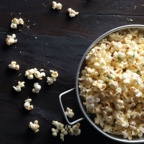 Maïs soufflé au fromage et aux herbes