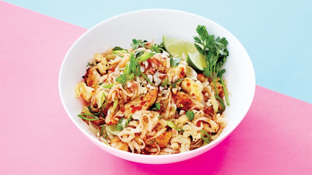 Pad thaï au poulet avec nouilles Daikon