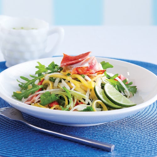 Salade de homard sucré du Maine, de mangue et de jicama avec vinaigrette au concombre