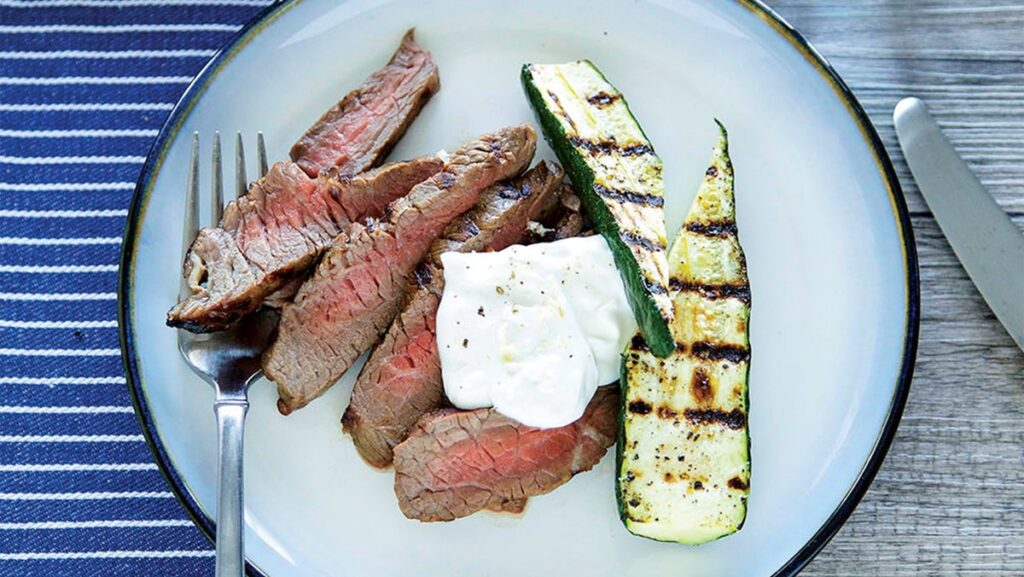 Bifteck de surlonge avec crème sure au raifort