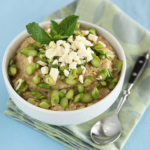 Porridge salé aux asperges et feta