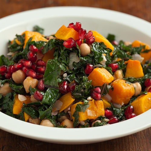 Chou frisé au gingembre et à la lime avec courge et pois chiches Chou frisé au gingembre et à la lime avec courge et pois chiches