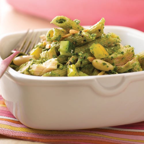 Pâtes au pesto d'épinards citronnés aux amandes et au thon