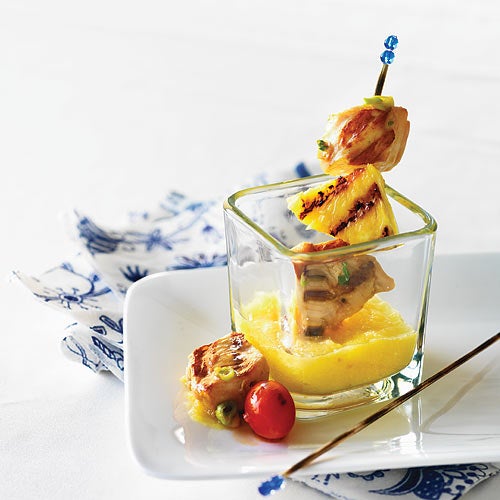 Brochettes de poulet et d'ananas avec sauce aigre-douce à l'ananas