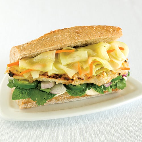 Poulet Bahn Mi avec concombre mariné rapidement Poulet Bahn Mi avec concombre mariné rapidement